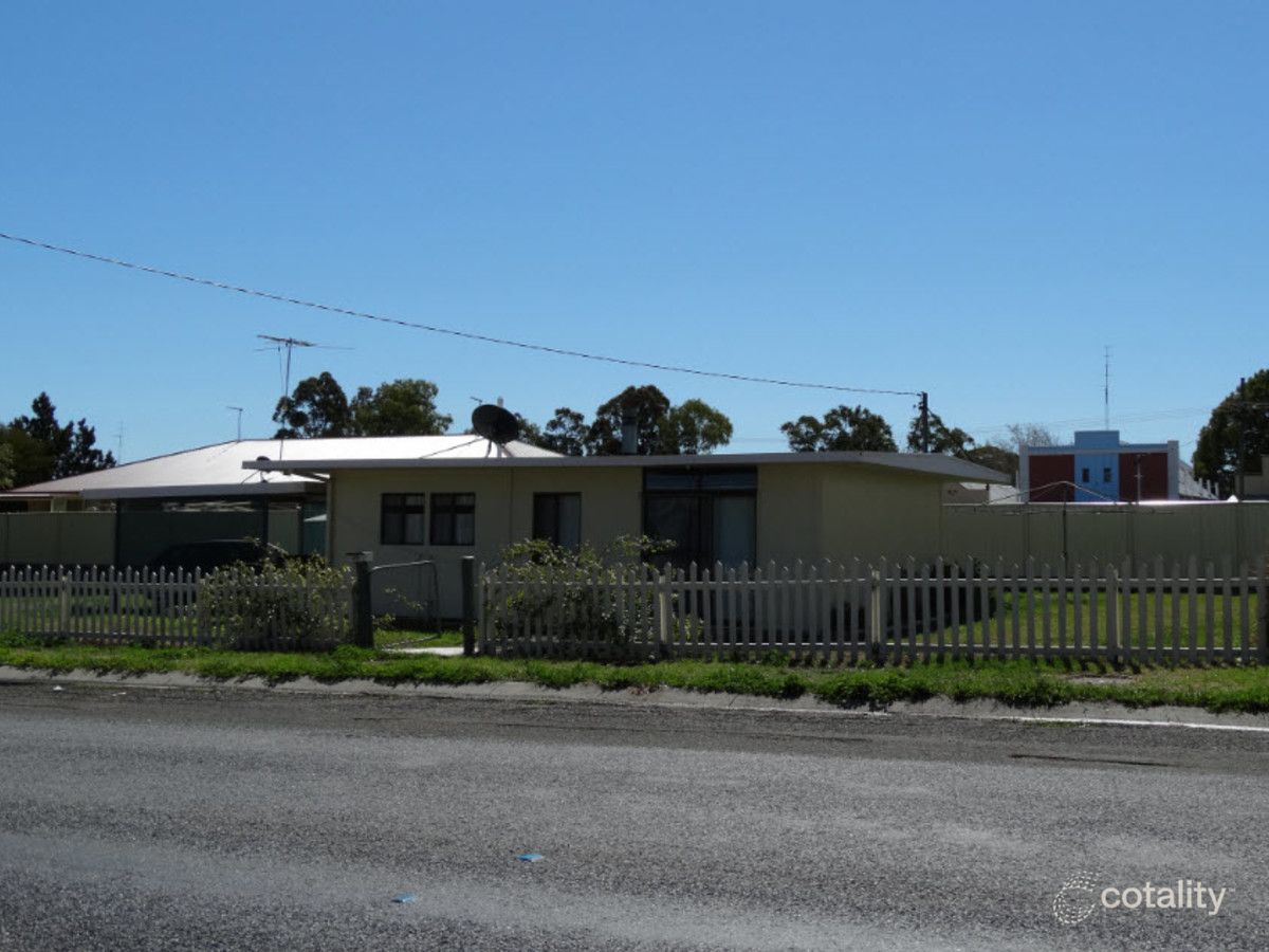 88 East St, Clifton, QLD 4361