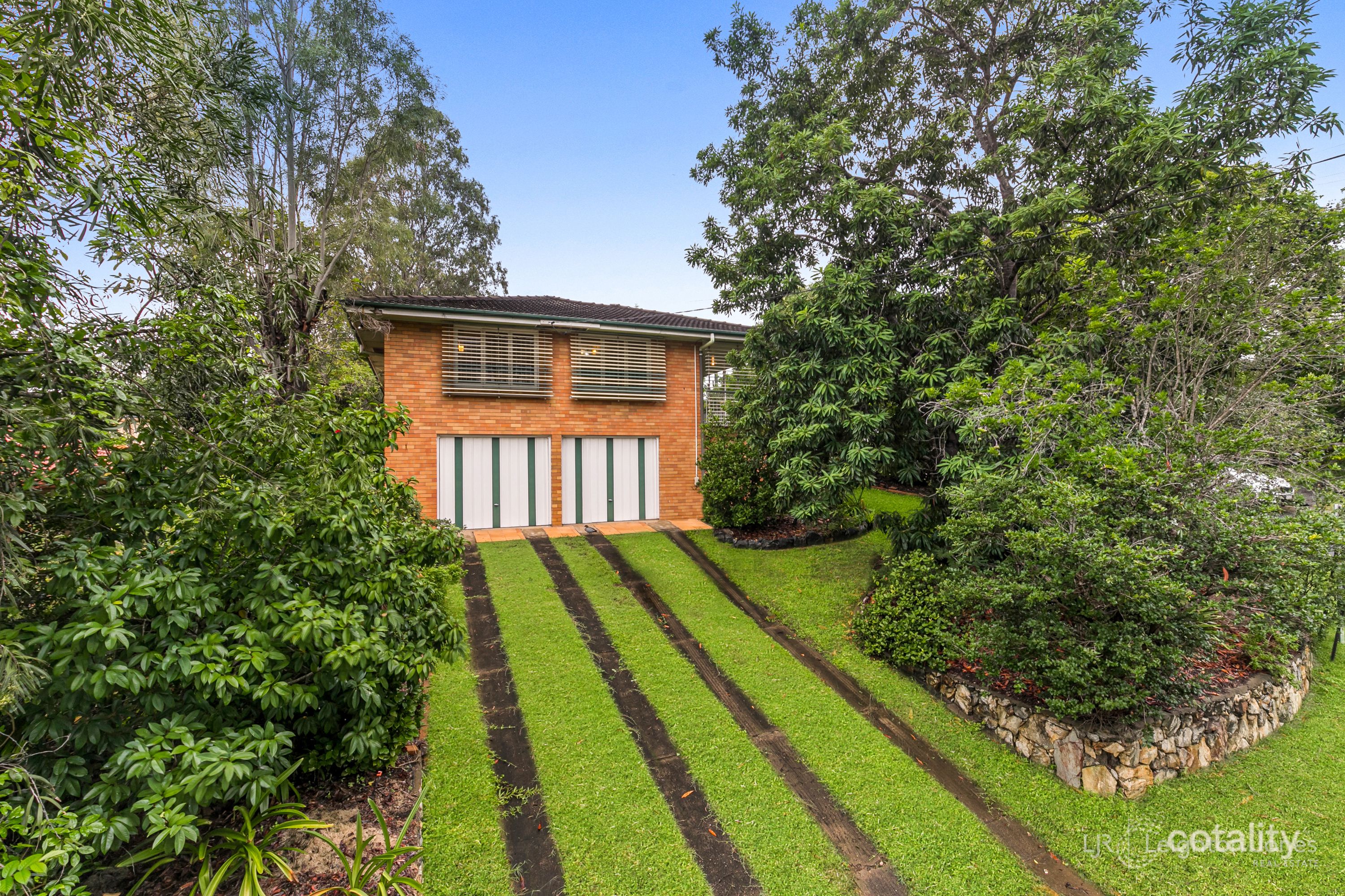 24 Harvard St, Kenmore, QLD 4069