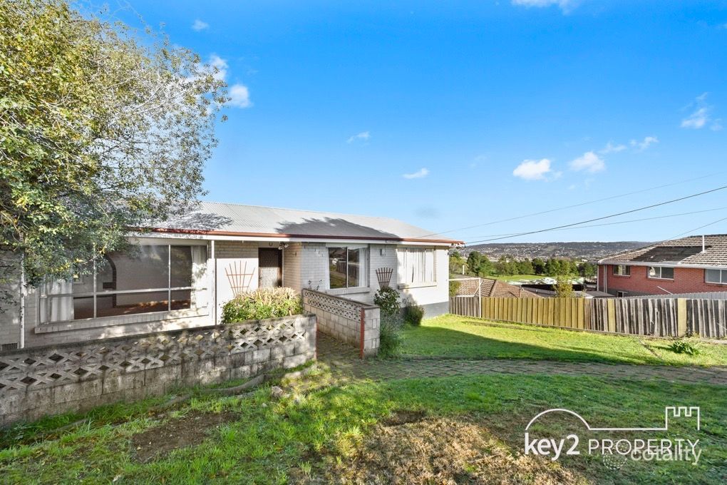 22 Crandon Cres, Newnham, TAS 7248