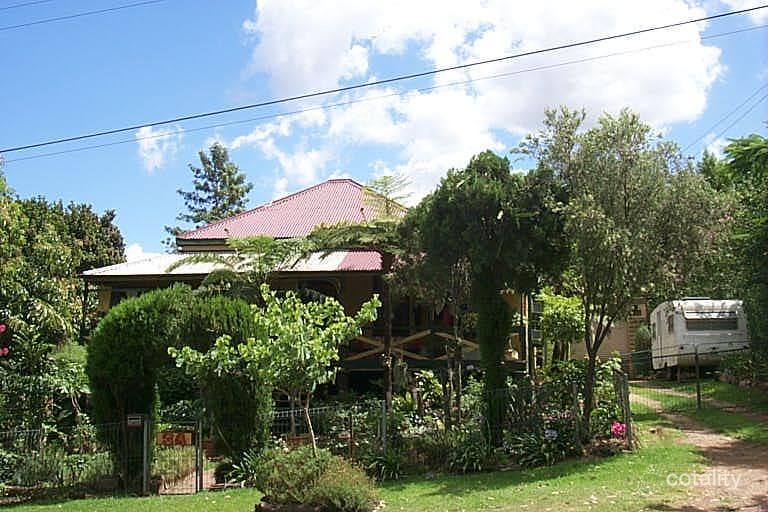 34 Barclay St, Bundamba, QLD 4304