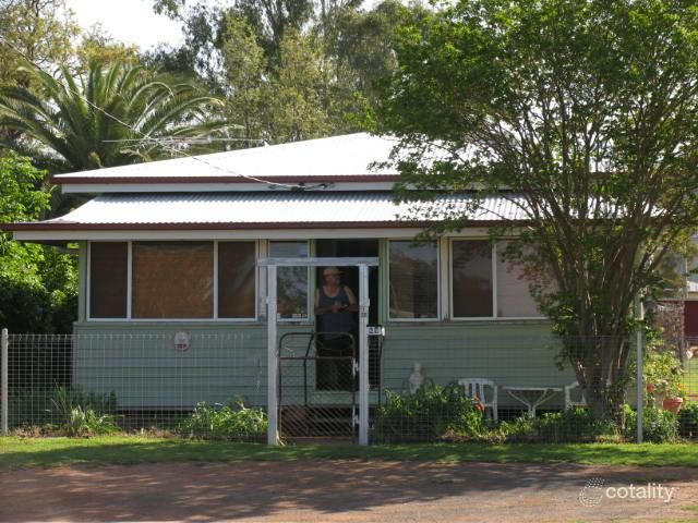 22 Davidson St, Oakey, QLD 4401