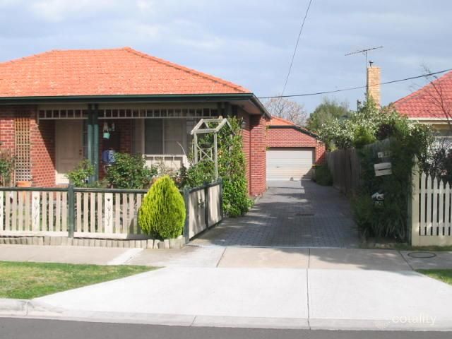33a First Ave, Strathmore, VIC 3041