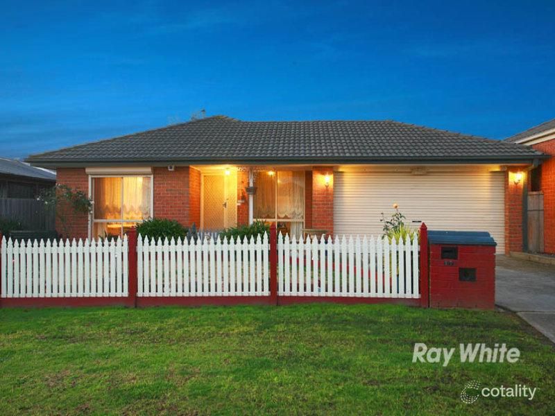 11 Jaye Pl, Cranbourne West, VIC 3977