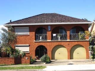 128 Humphries Rd, St Johns Park, NSW 2176