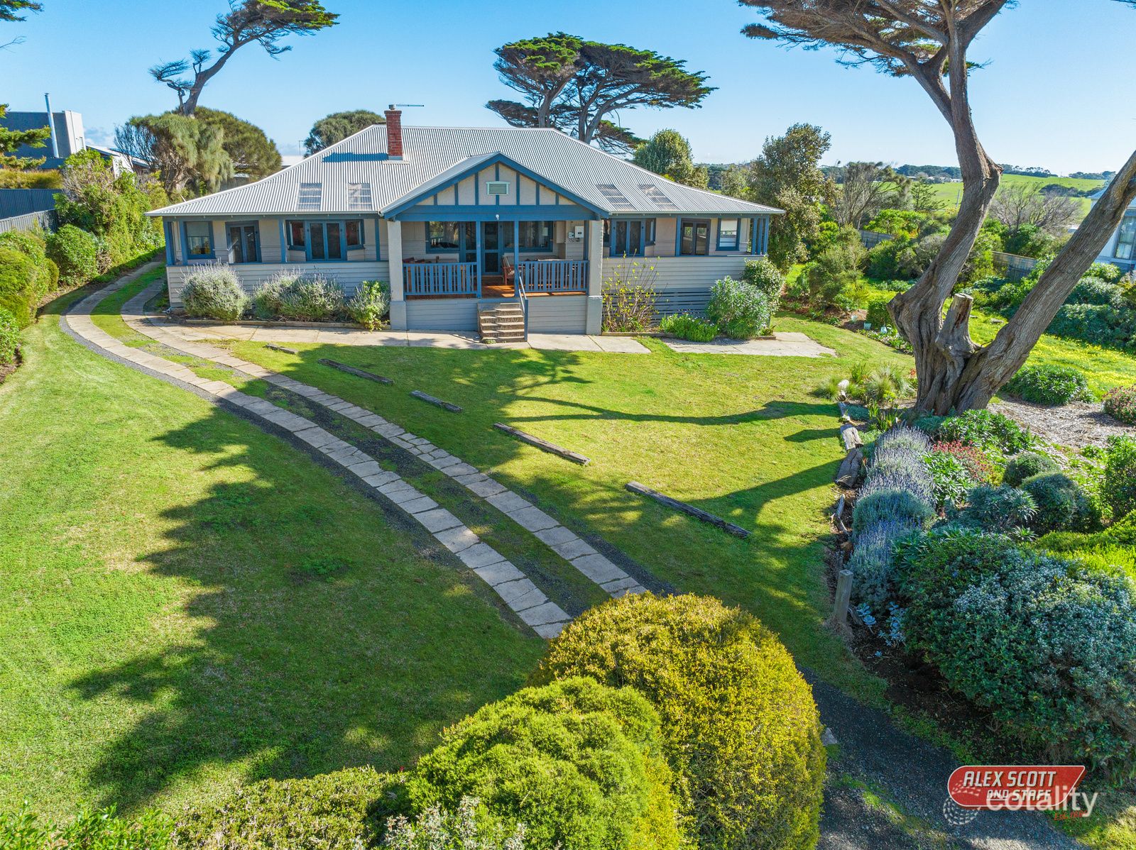 10 Dunvegan Cres, Surf Beach, VIC 3922