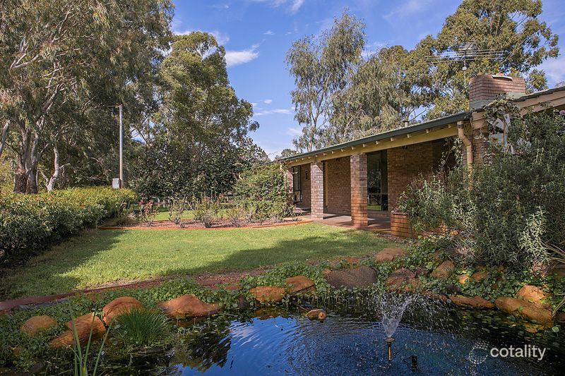 42 Holmes Rd, Oakford, WA 6121