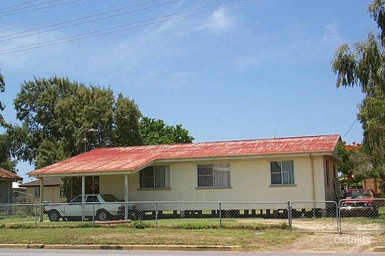 27 Moura Cres, Barney Point, QLD 4680