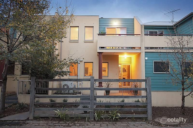 7 Reynolds Lane, Kensington, VIC 3031