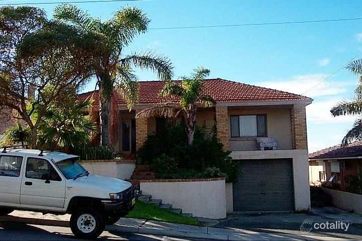 14 Sea View St, Beaconsfield, WA 6162