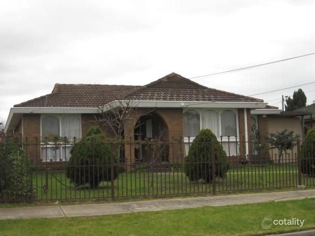 40 Aylesbury Cres, Gladstone Park, VIC 3043