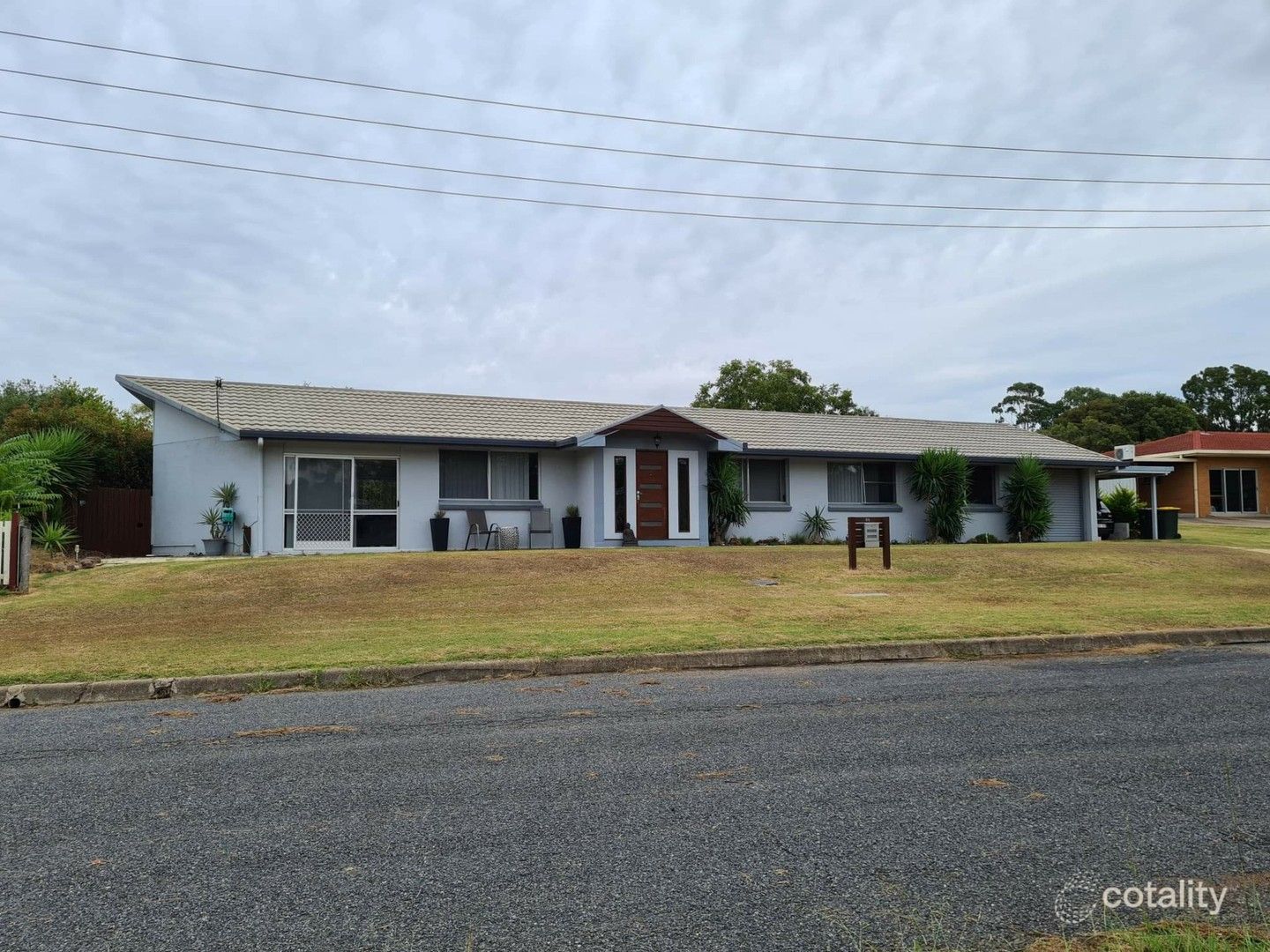 24 Gilbert Cres, Warwick, QLD 4370