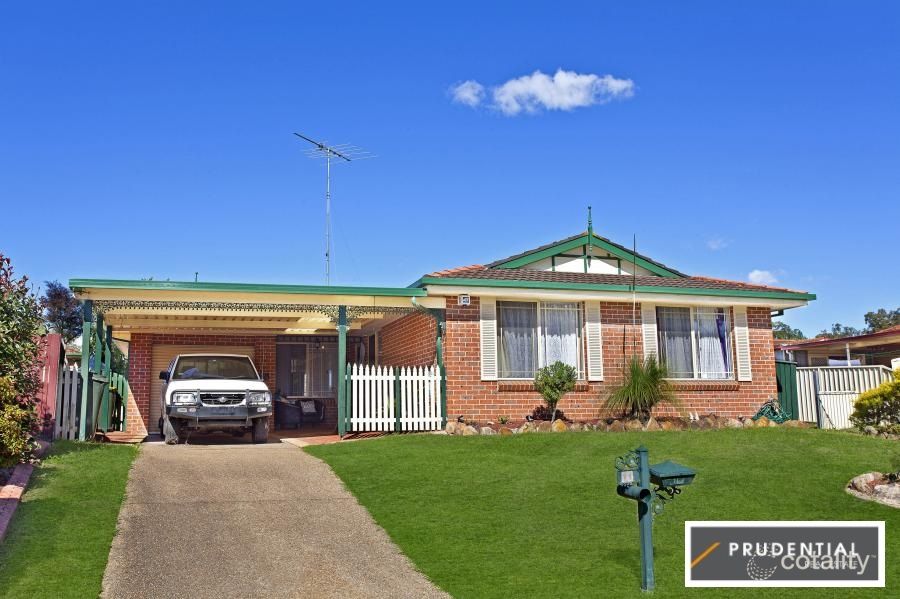 11 Gunn Pl, St Helens Park, NSW 2560