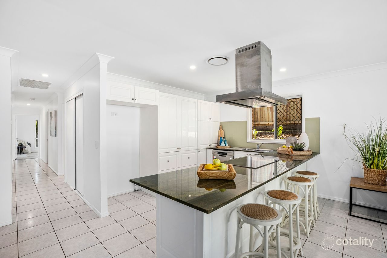 5 Woodstock Ct, Parkwood, QLD 4214
