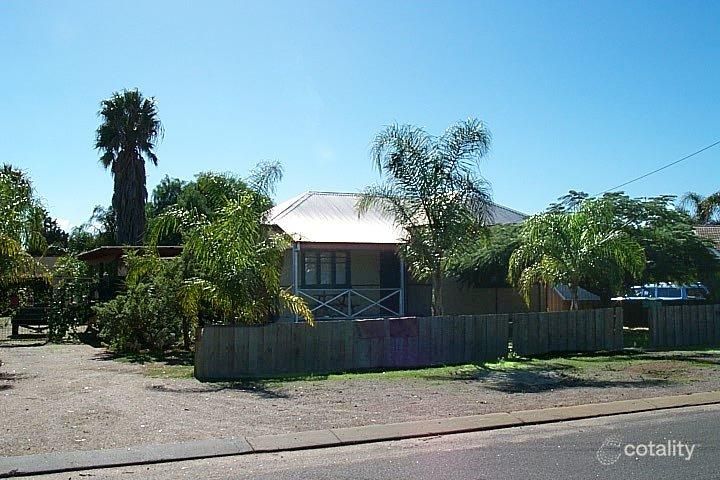 261 Second St, Wonthella, WA 6530