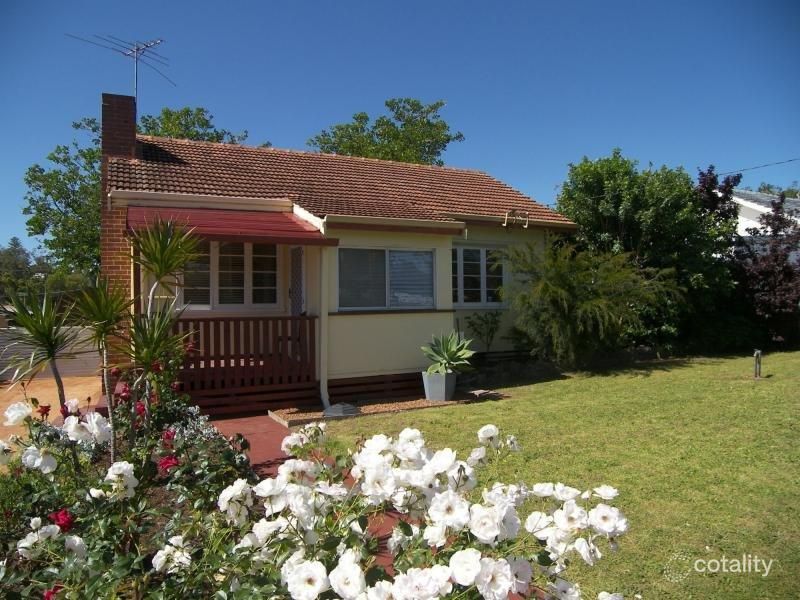 27 Jinda Rd, Koongamia, WA 6056