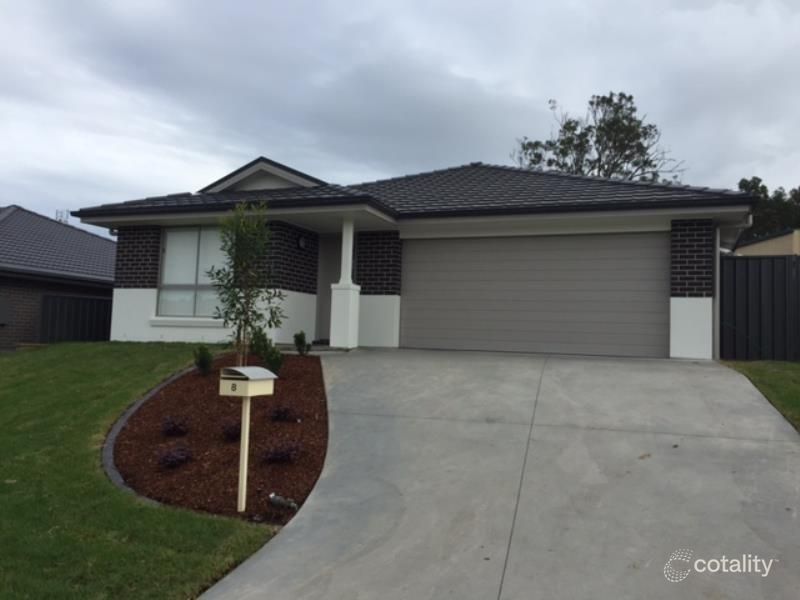 8 Clydesdale St, Wadalba, NSW 2259