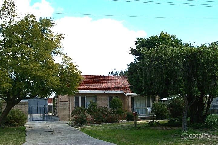 17 Simons Way, Langford, WA 6147