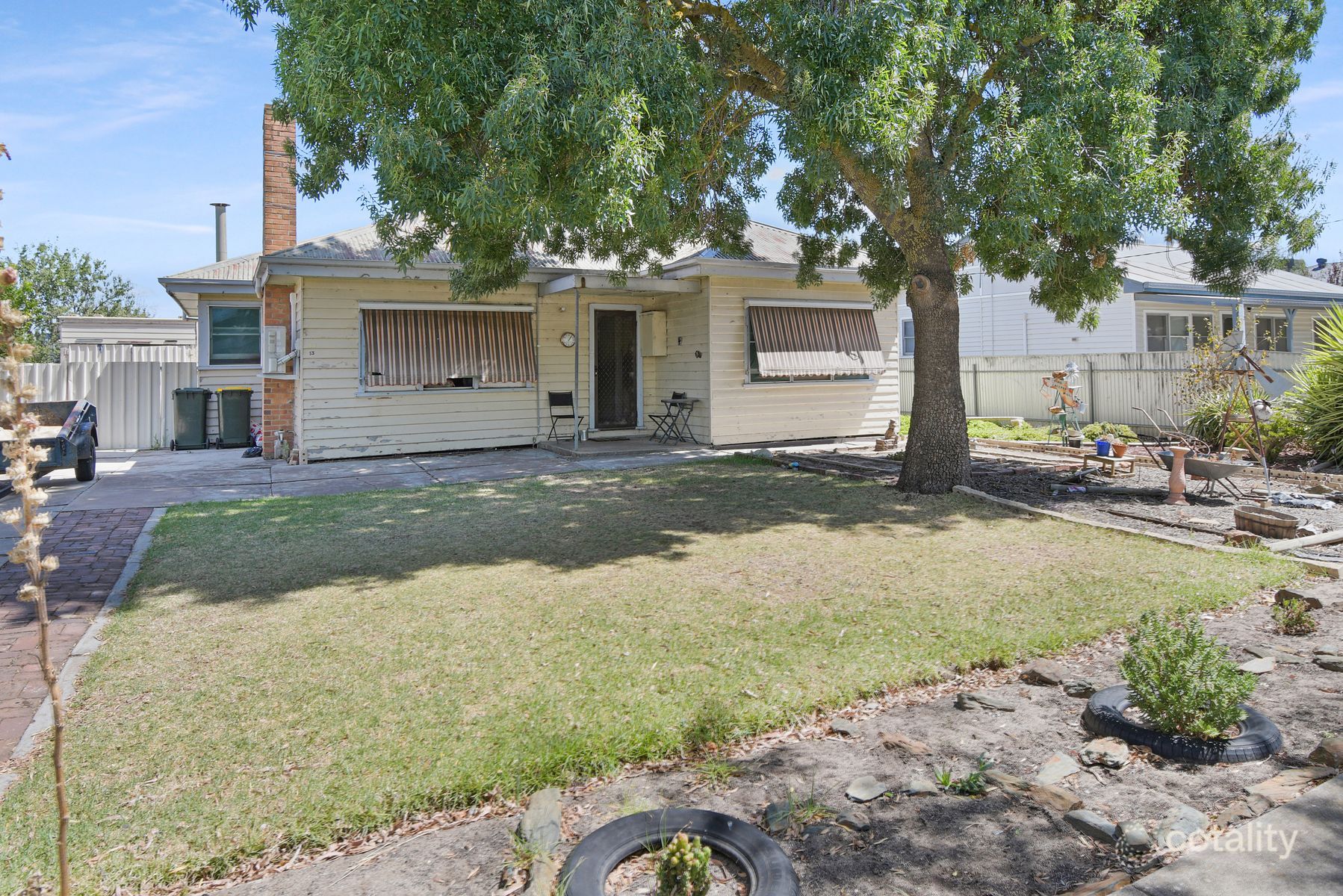 13 Alexander Ave, Horsham, VIC 3400