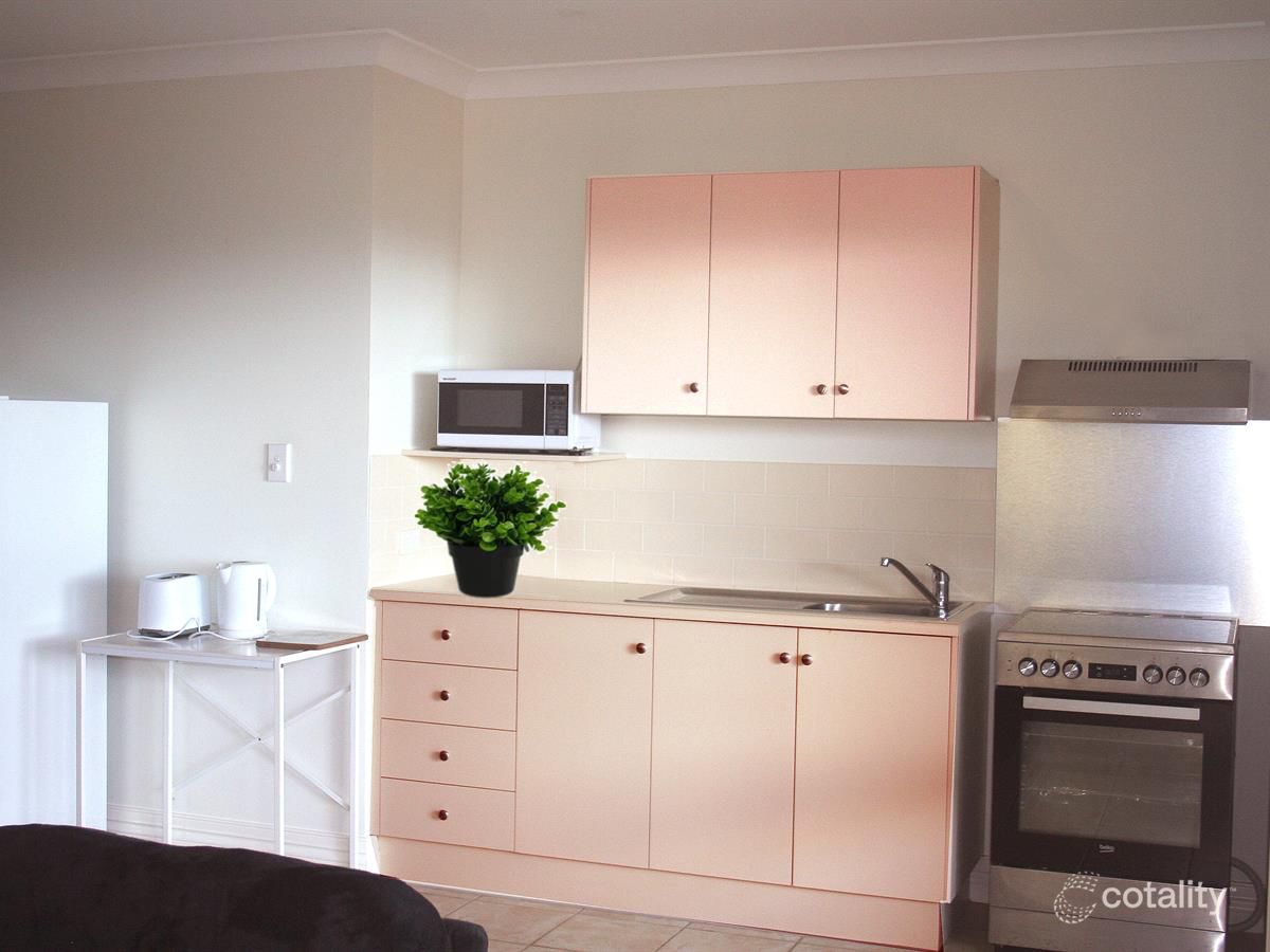 9 Oceanview Pl, Mooroobool, QLD 4870