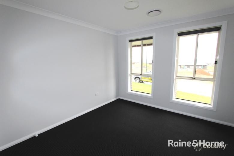 32 Mcgillan Dr, Kelso, NSW 2795