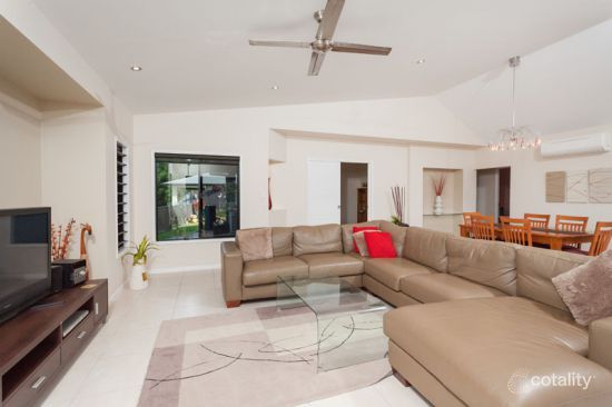 7 Buckinghamia Cl, Redlynch, QLD 4870