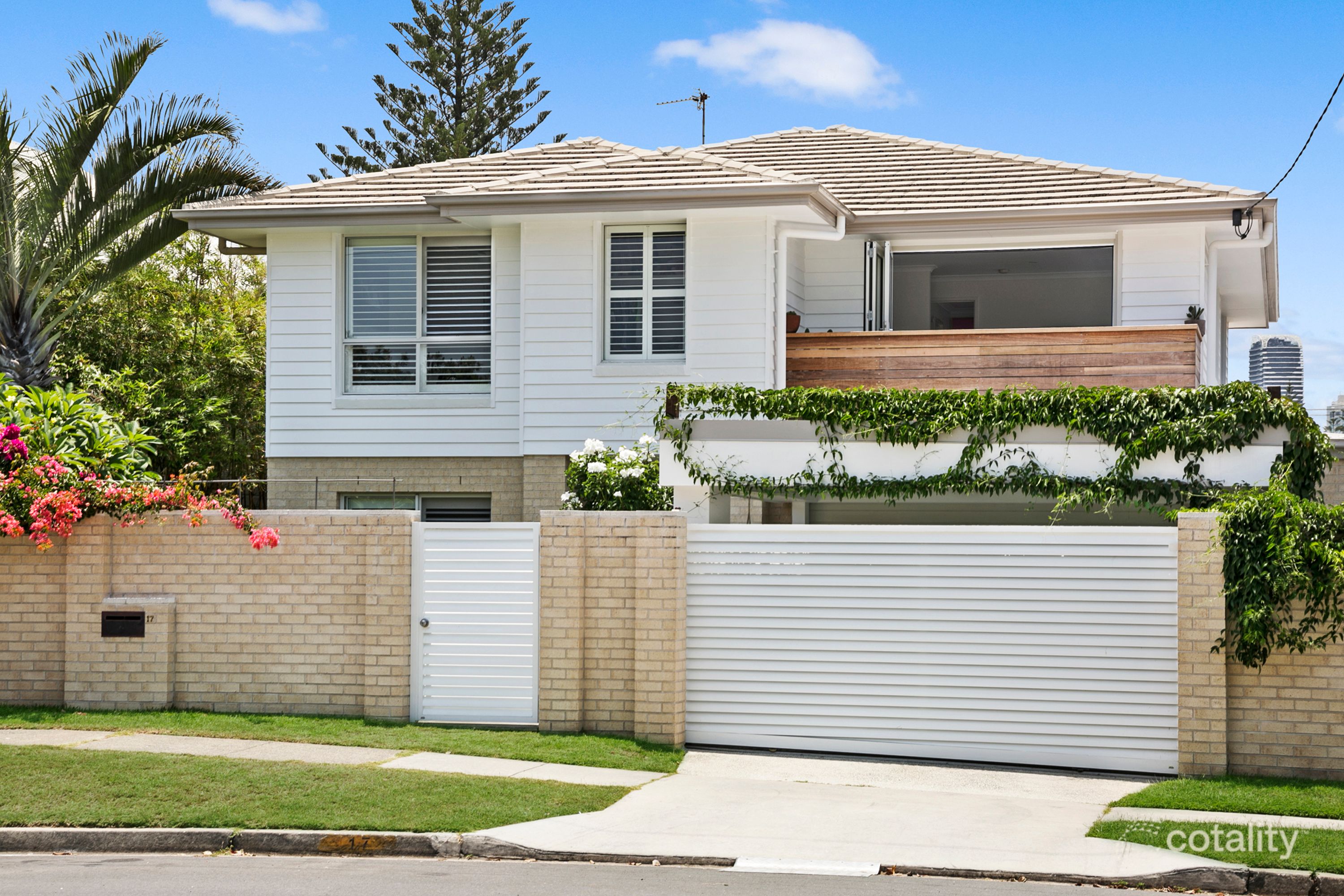 17 Ocean St, Mermaid Beach, QLD 4218