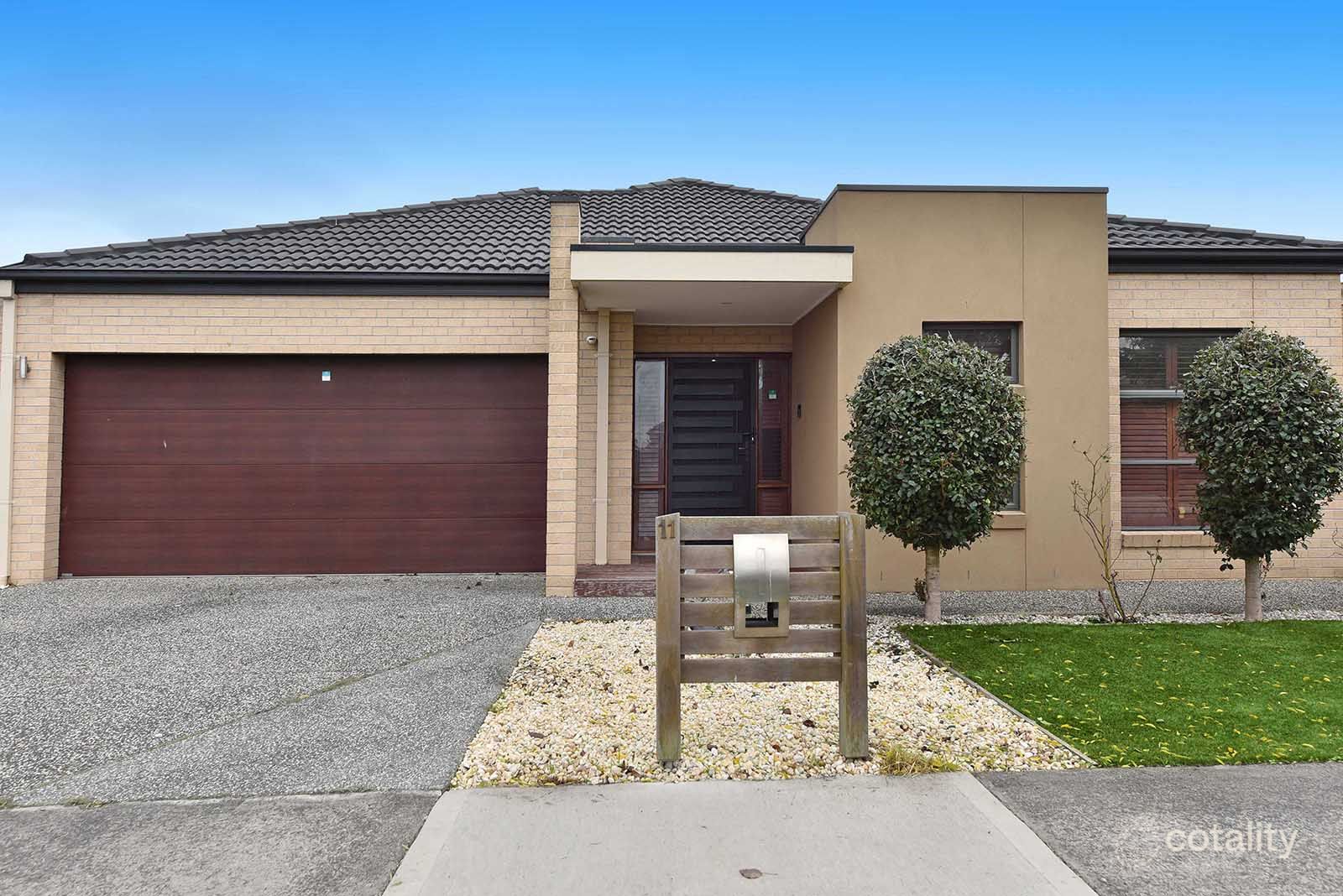11 Scarlet Dr, Greenvale, VIC 3059