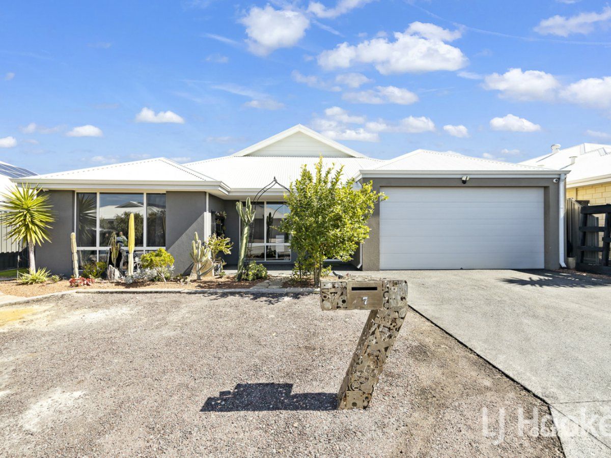 7 Shimmer Ch, Eglinton, WA 6034
