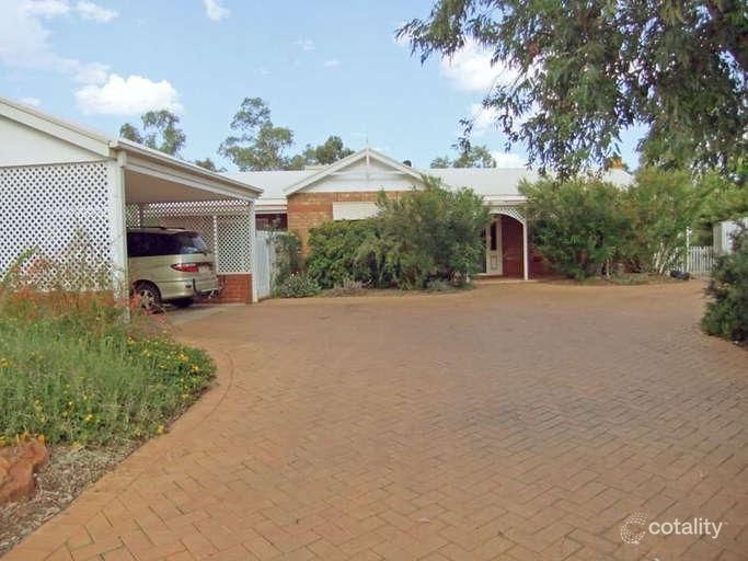 2 St Andrews Pl, Desert Springs, NT 0870