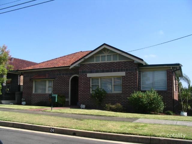 24 Clare Cres, Russell Lea, NSW 2046