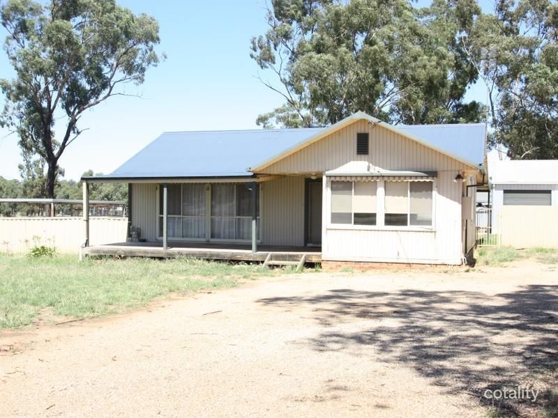 6-8 Bruce St S, Coolamon, NSW 2701