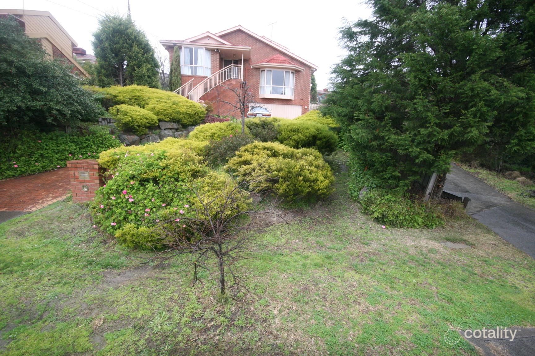 1 Nandina Cl, Warranwood, VIC 3134