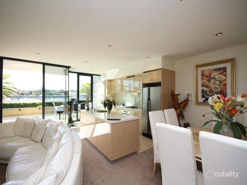 E4/70-72 Canning Beach Rd, Applecross, WA 6153