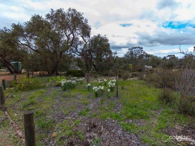 14 Blue Gum Way, Chittering, WA 6084