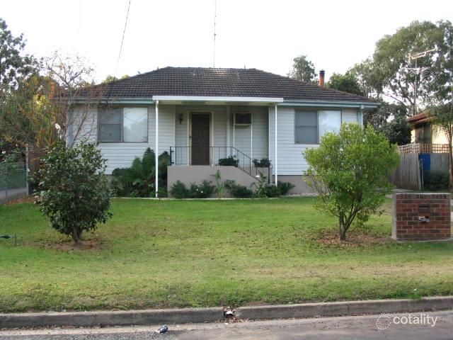 11 Butler Cres, South Penrith, NSW 2750