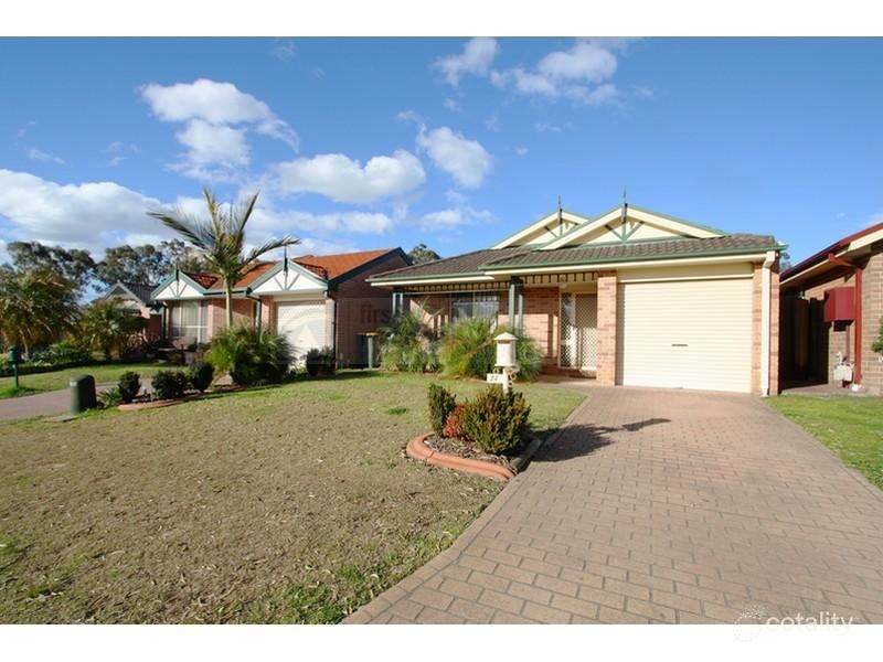24 Daintree Dr, Wattle Grove, NSW 2173