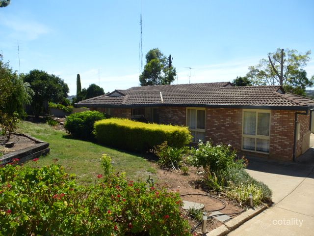 8 Pollock Cres, Clare, SA 5453