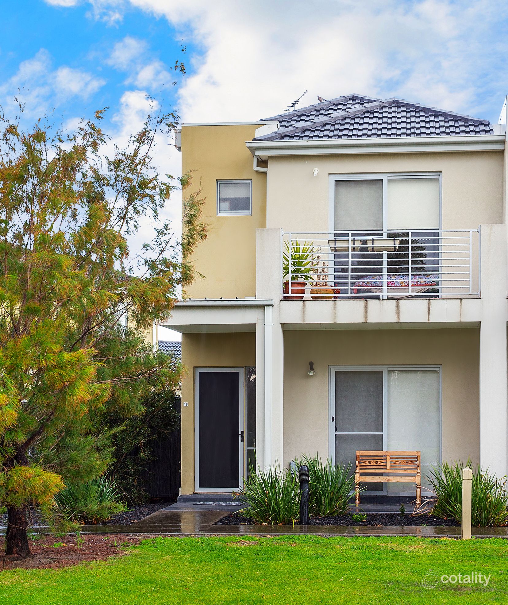 10/11 Howqua Pl, Pakenham, VIC 3810