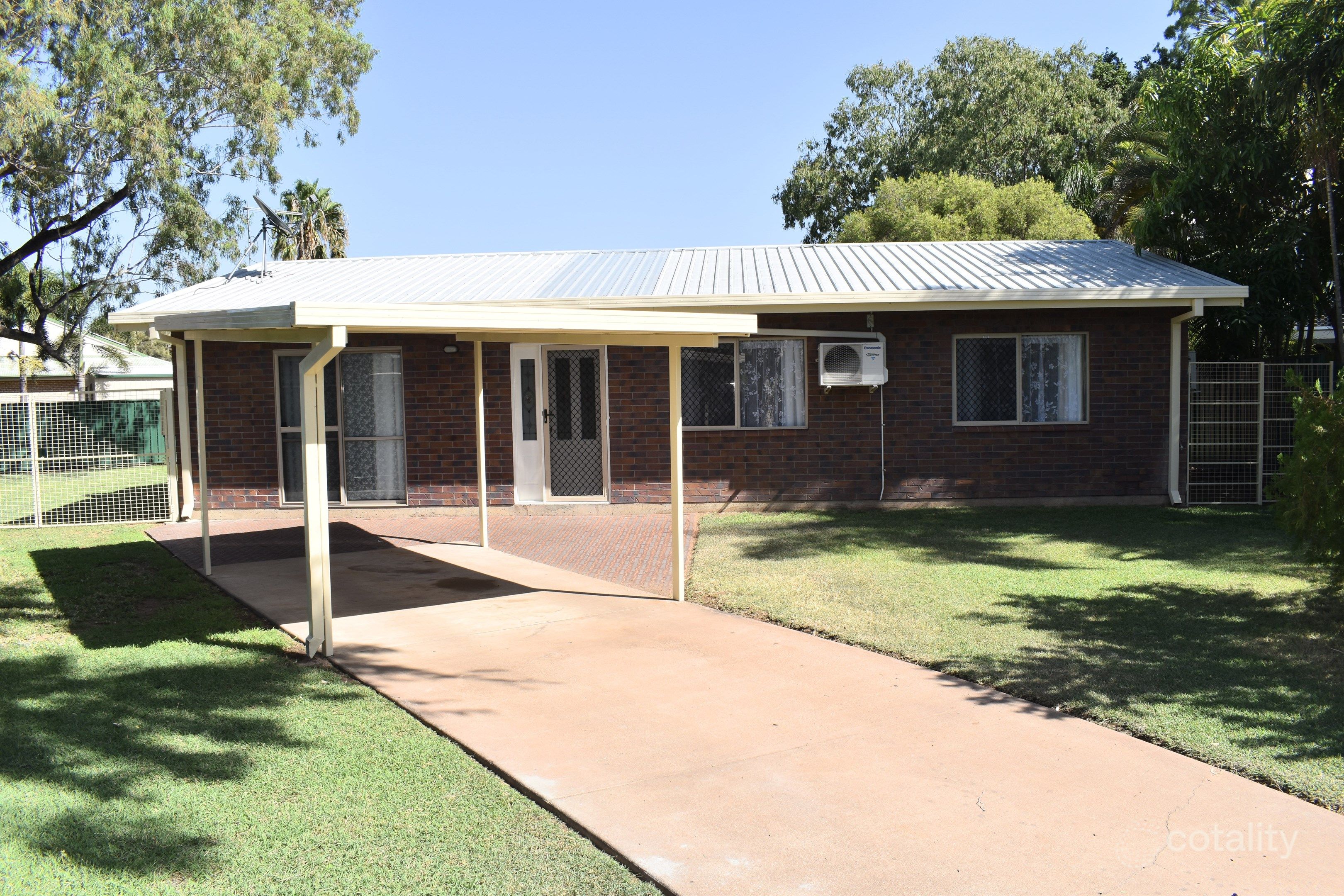 34 Dawn Cres, Emerald, QLD 4720