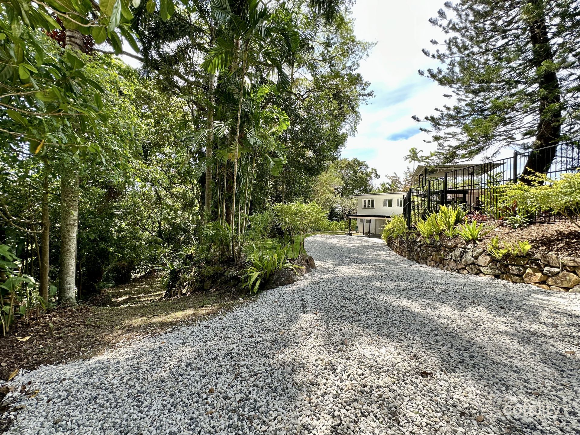 44-46 Dalziel St, Stratford, QLD 4870