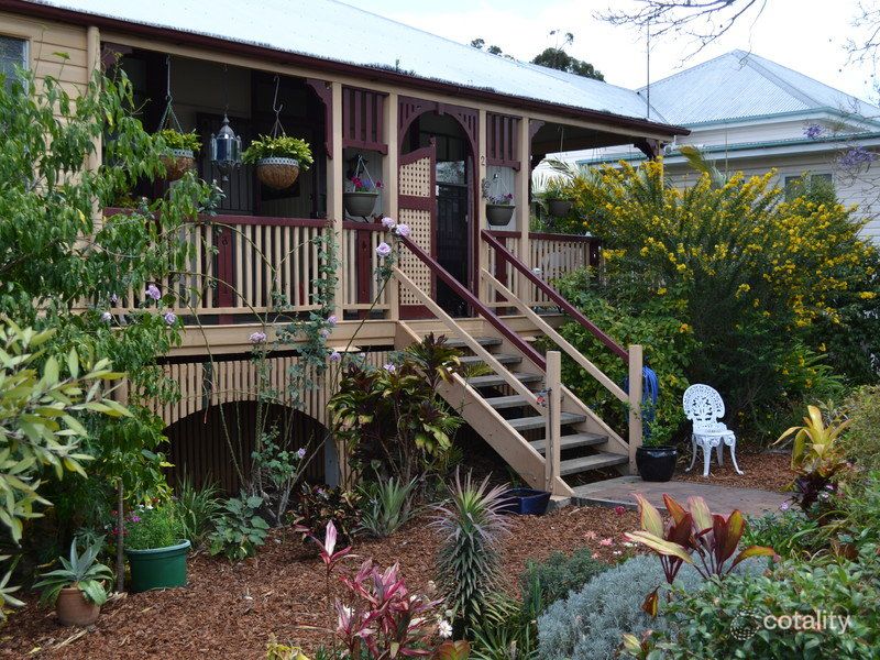 2 Caithness St, North Booval, QLD 4304