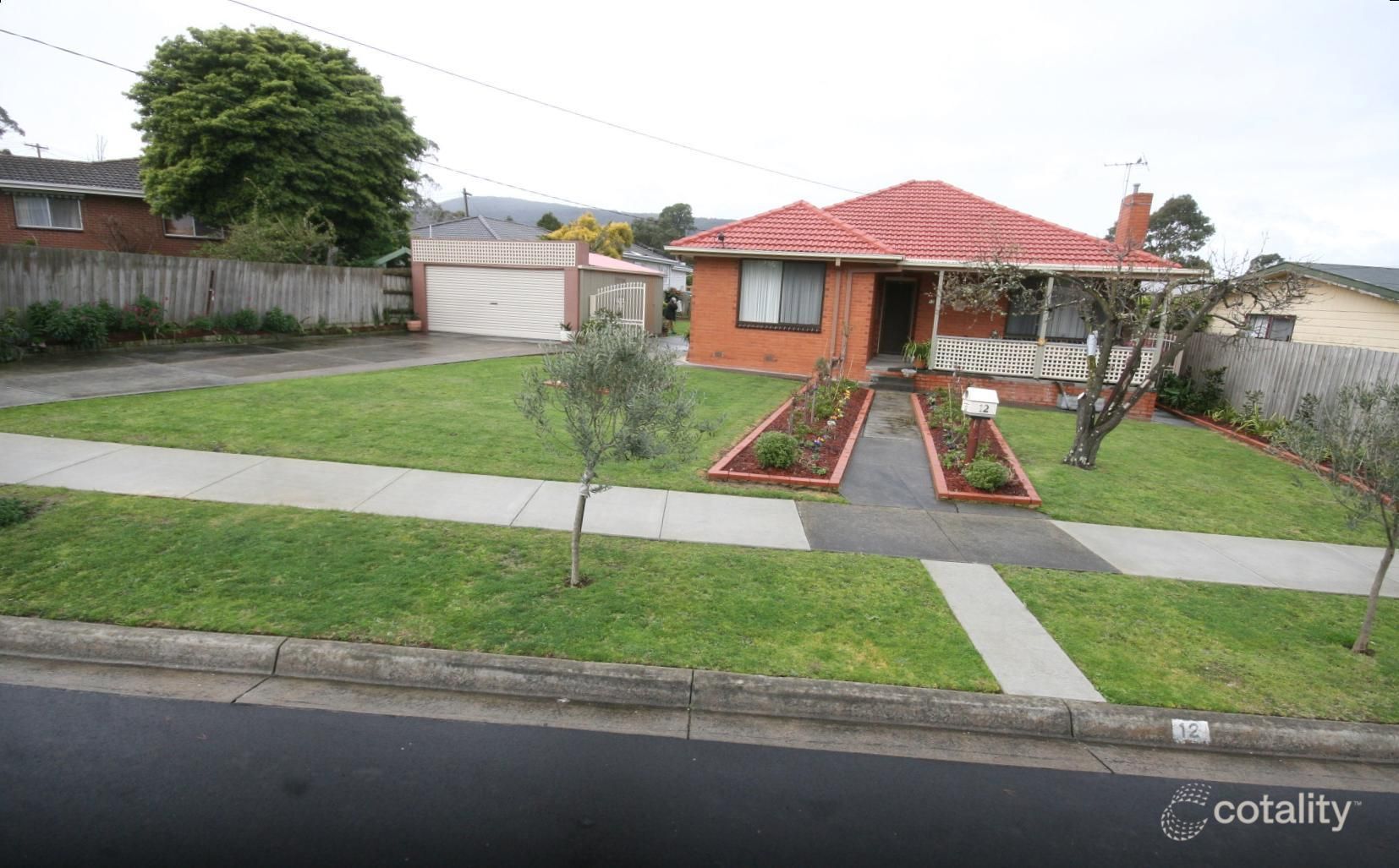 12 Oaklands Ave, Ferntree Gully, VIC 3156