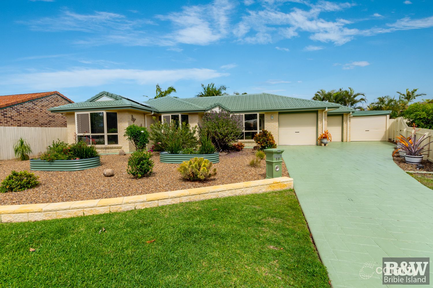 17 Anchor Ct, Banksia Beach, QLD 4507