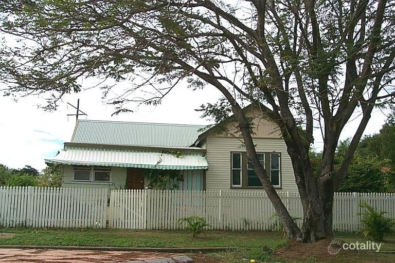 19 Bell St, South Townsville, QLD 4810