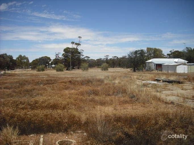 18 Railway Ave, Nungarin, WA 6490