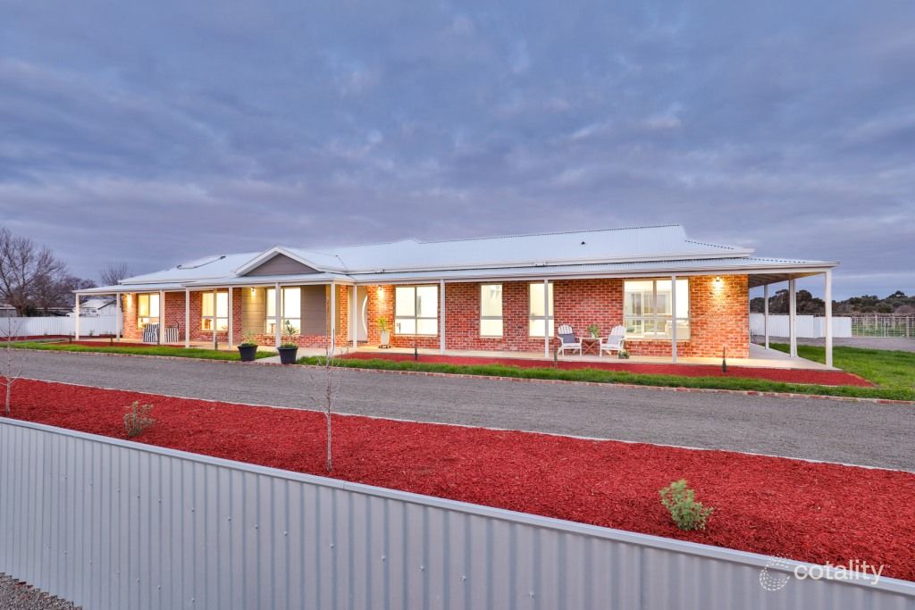 386 Irymple Ave, Nichols Point, VIC 3501