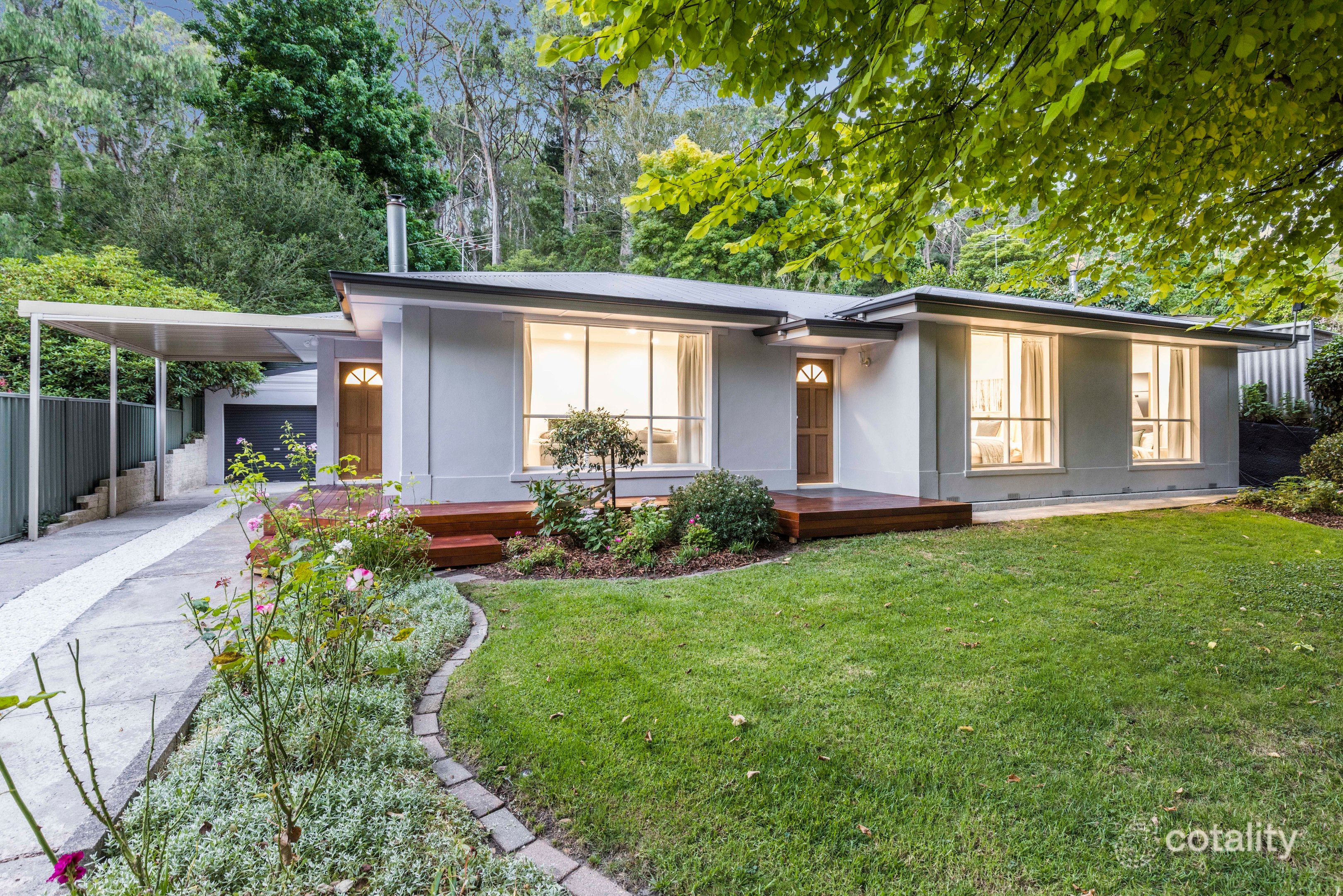 10 Cox Creek Rd, Crafers, SA 5152