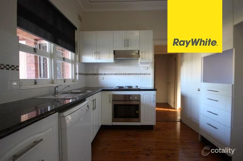 94 Canterbury Rd, Glenfield, NSW 2167