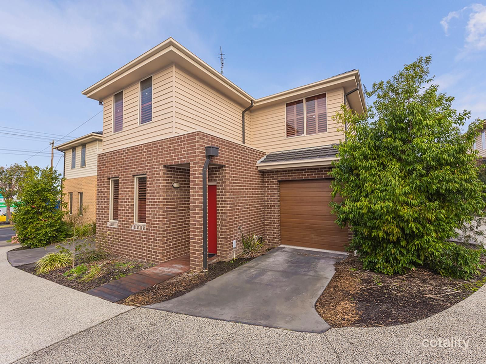 2/100-108 West Fyans St, Newtown, VIC 3220