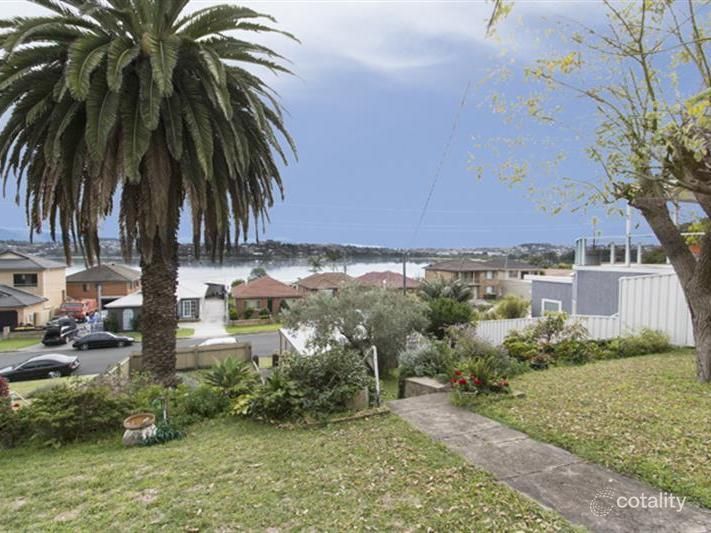 33 Lakeview Pde, Primbee, NSW 2502